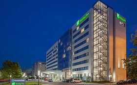 Cleveland Clinic Holiday Inn